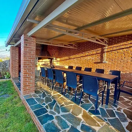 בית הארחה Xhuli