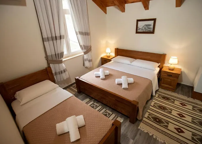 Πανσιόν Xhuli 3*