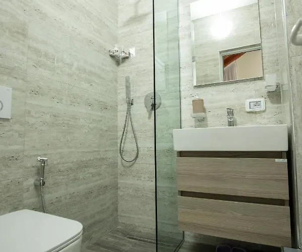 Πανσιόν Xhuli