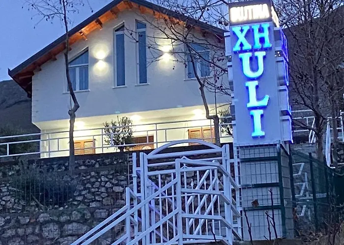 Πανσιόν Xhuli 3*