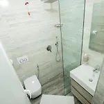 بيت ضيافة Xhuli 3*