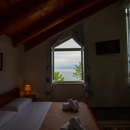 Xhuli 3* Široka