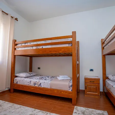 Xhuli Guest house *