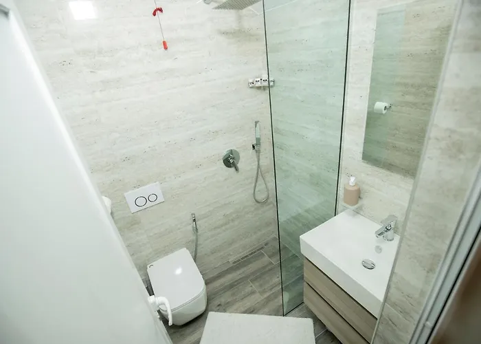 Guest house Xhuli 3*